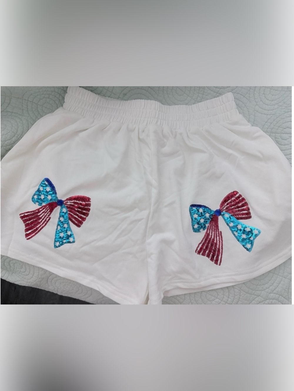 Woman White Sequin Bow Shorts